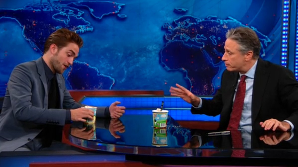Robert Pattinson och Jon Stewart äter lite Ben & Jerrys-glass tillsammans.